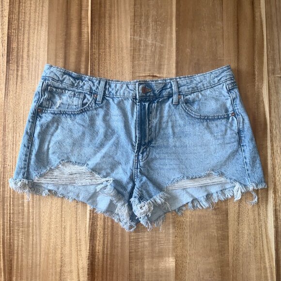Widl Fable Womens Blue Denim Distressed Low-Rise Cut-Off Shorts Size 12 - Picture 1 of 12